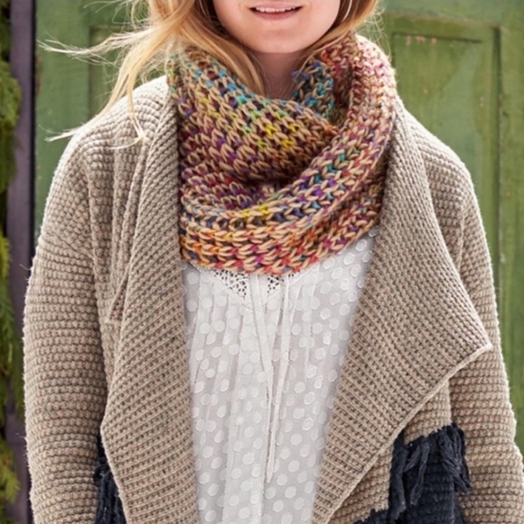 Sundance Accessories - Sundance Solstice Aurora Rainbow Infiniti Scarf